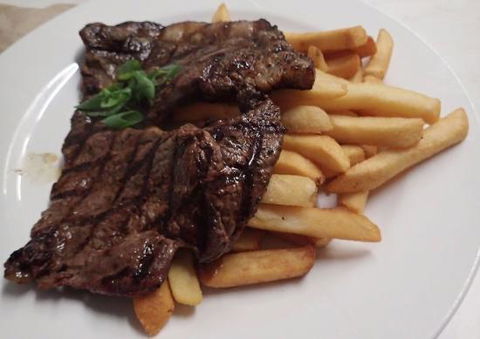 Champions Family Bistro - Accommodation Batemans Bay 0