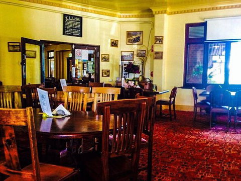 New Ivanhoe Hotel - Accommodation Batemans Bay 0