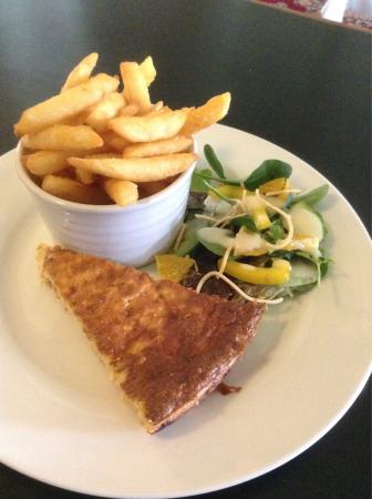 Betty's On Broadway - Accommodation Batemans Bay 0