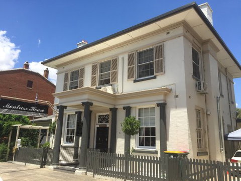 Montrose House On Riverbank - Accommodation Batemans Bay 0