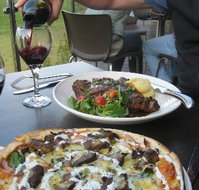 The Huskisson - Accommodation Batemans Bay