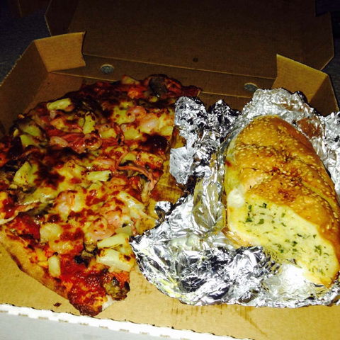 Monica's Pizza - Accommodation Batemans Bay 0