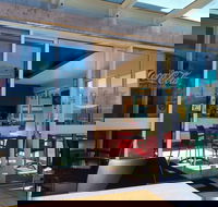 Pete's Upton St. Brasserie - Accommodation Batemans Bay