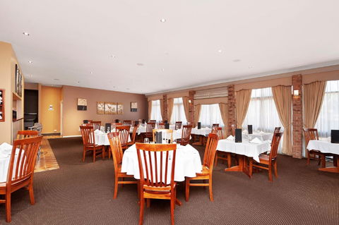 Trappers Restaurant - Accommodation Batemans Bay 0