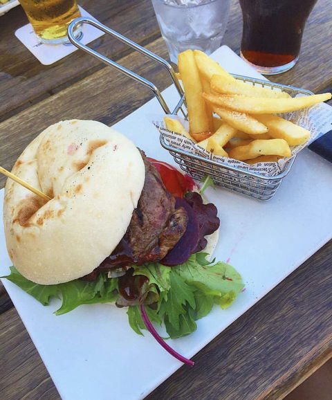 Seaview Hotel By The Beach - Accommodation Batemans Bay 0
