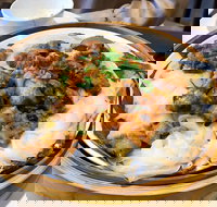 Mr. Lei - Accommodation Batemans Bay