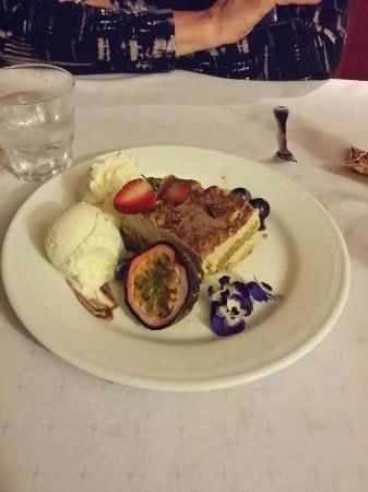 Anna's Restaurant - Accommodation Batemans Bay 0