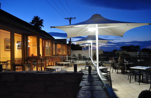 Penneshaw Hotel - Accommodation Batemans Bay 2