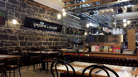 The Groove Lounge - Accommodation Batemans Bay 0