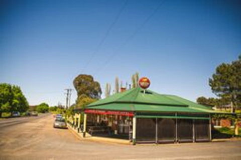Wombat Hotel - Accommodation Batemans Bay 0