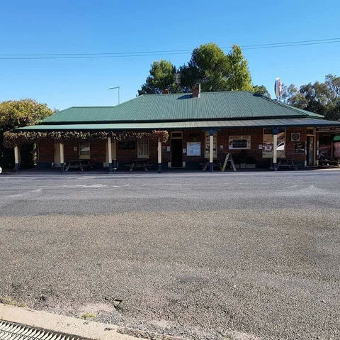 Wombat Hotel - Accommodation Batemans Bay 1