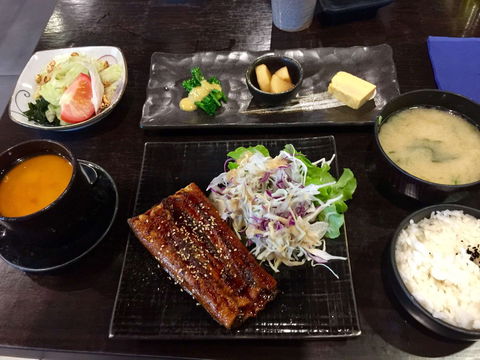 Hana Zushi - Accommodation Batemans Bay 0