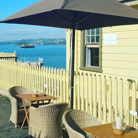 East Coast Lounge - Accommodation Batemans Bay 0