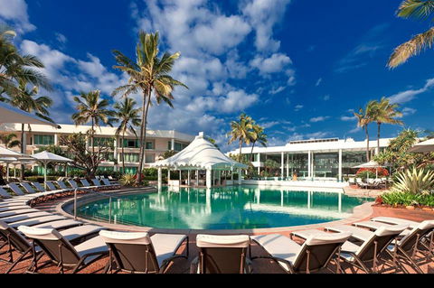 Oasis Pool Bar - Accommodation Batemans Bay 0