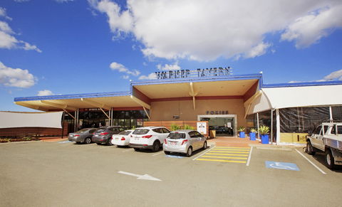 Warner Tavern - Accommodation Batemans Bay 0