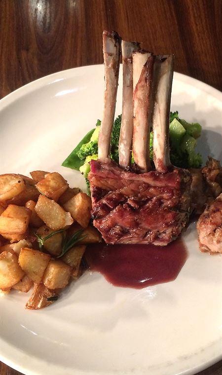 Coffee Barn Bistro And Bar - Accommodation Batemans Bay 4