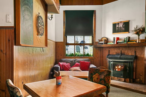 Archies Couch - Accommodation Batemans Bay 2