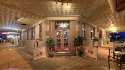 Miles Windsor Hotel - Accommodation Batemans Bay 0