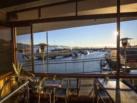 Bombora Seafood - Accommodation Batemans Bay 0
