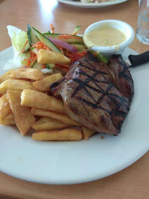 Gladstone Yacht Club - Accommodation Batemans Bay 0