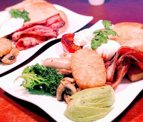 Coffee Barn Bistro And Bar - Accommodation Batemans Bay 0