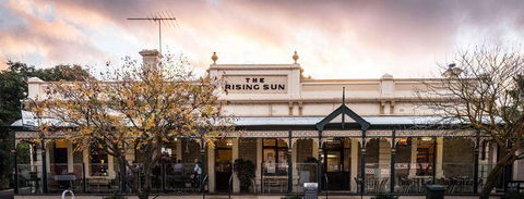 The Rising Sun Hotel - Accommodation Batemans Bay 10
