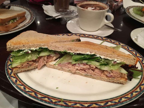 Peters Of Kensington Coffee Shop - Accommodation Batemans Bay 0