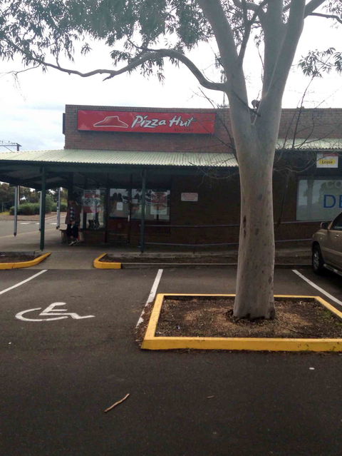 Pizza Hut - Para Hills - Accommodation Batemans Bay 0