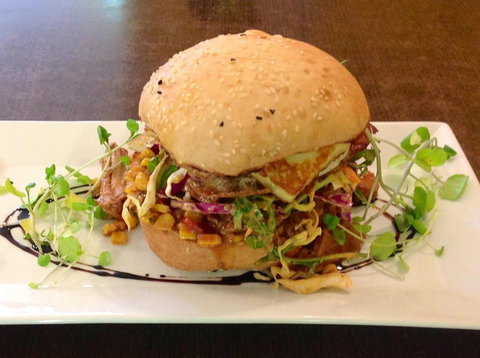 The Rare Pear - Holland Park - Accommodation Batemans Bay 0