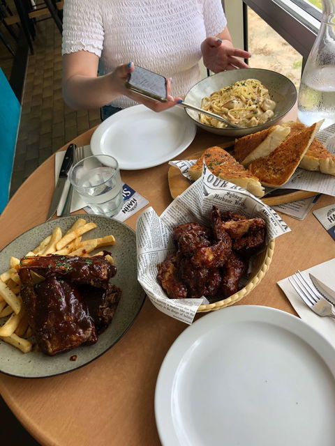 Mika Live BBQ & Bar - Accommodation Batemans Bay 0