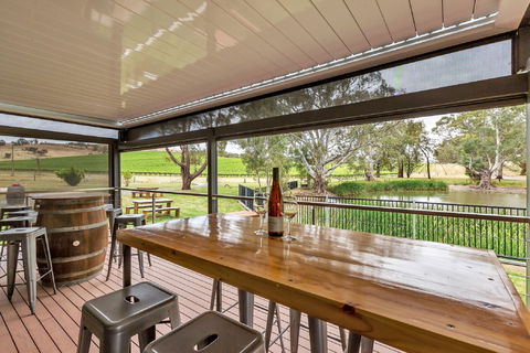 Jaeschkes Hill River Clare Estate - Accommodation Batemans Bay 2