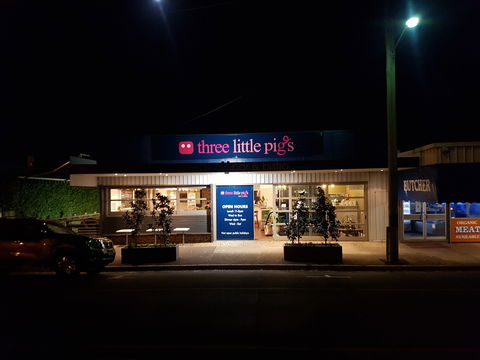 Three Little Pigs - Bar And Bistro - Accommodation Batemans Bay 0
