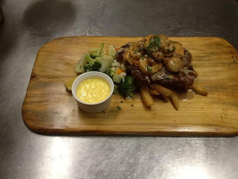 The Blue Parrot Cafe - Accommodation Batemans Bay 0