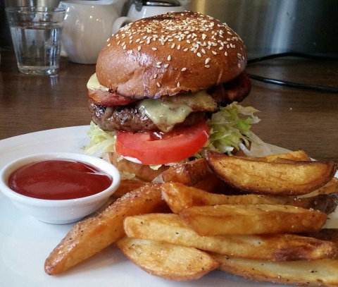 Kardinia Outlet Cafe - Accommodation Batemans Bay 0