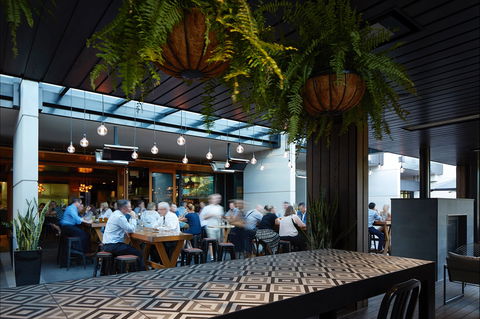 Ostani Lounge, Bar & Restaurant - Accommodation Batemans Bay 1