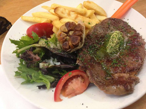 Paris Cafe - Accommodation Batemans Bay 0