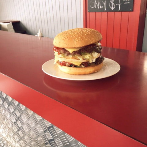 Danny's Burgers - Accommodation Batemans Bay 0