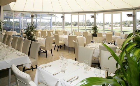 L' Aqua Restaurant - Accommodation Batemans Bay 1