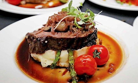L' Aqua Restaurant - Accommodation Batemans Bay 3