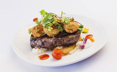 L' Aqua Restaurant - Accommodation Batemans Bay 4