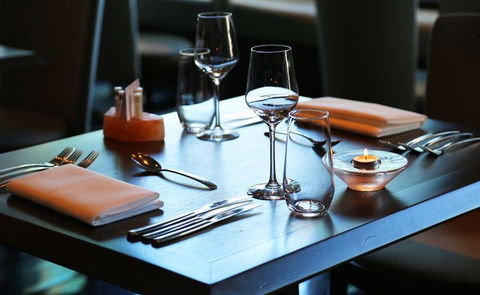 St James Hotel Restaurant - Accommodation Batemans Bay 9