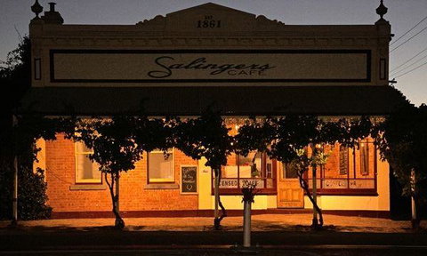 Salingers Cafe - Accommodation Batemans Bay 8