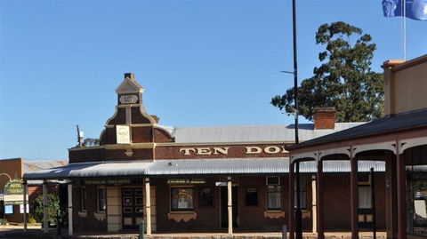 Phoebe's @ Ten Dollar Town Motel - Accommodation Batemans Bay 6