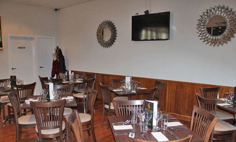 Swings & Roundabouts Cellar Door & Restaurant - Accommodation Batemans Bay 6