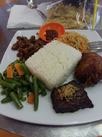 Ayuriz Cafe - Accommodation Batemans Bay 0