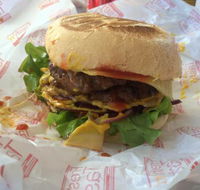 Malibu Burgers - Accommodation Batemans Bay