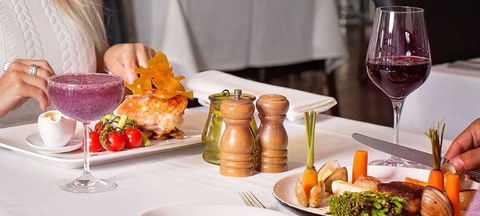 Chloe's Lounge & Restaurant - Accommodation Batemans Bay 1