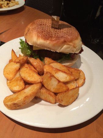 Carlyle Hotel Bistro - Accommodation Batemans Bay 0