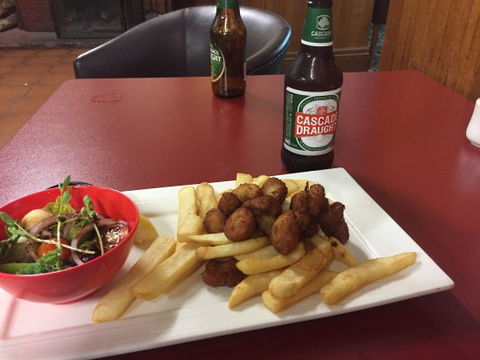 Man-O-Ross Hotel Restaurant - Accommodation Batemans Bay 0