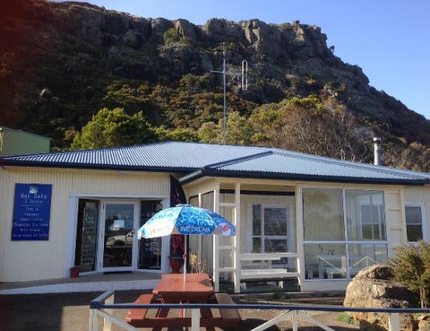 Nut Rock Cafe - Accommodation Batemans Bay 0